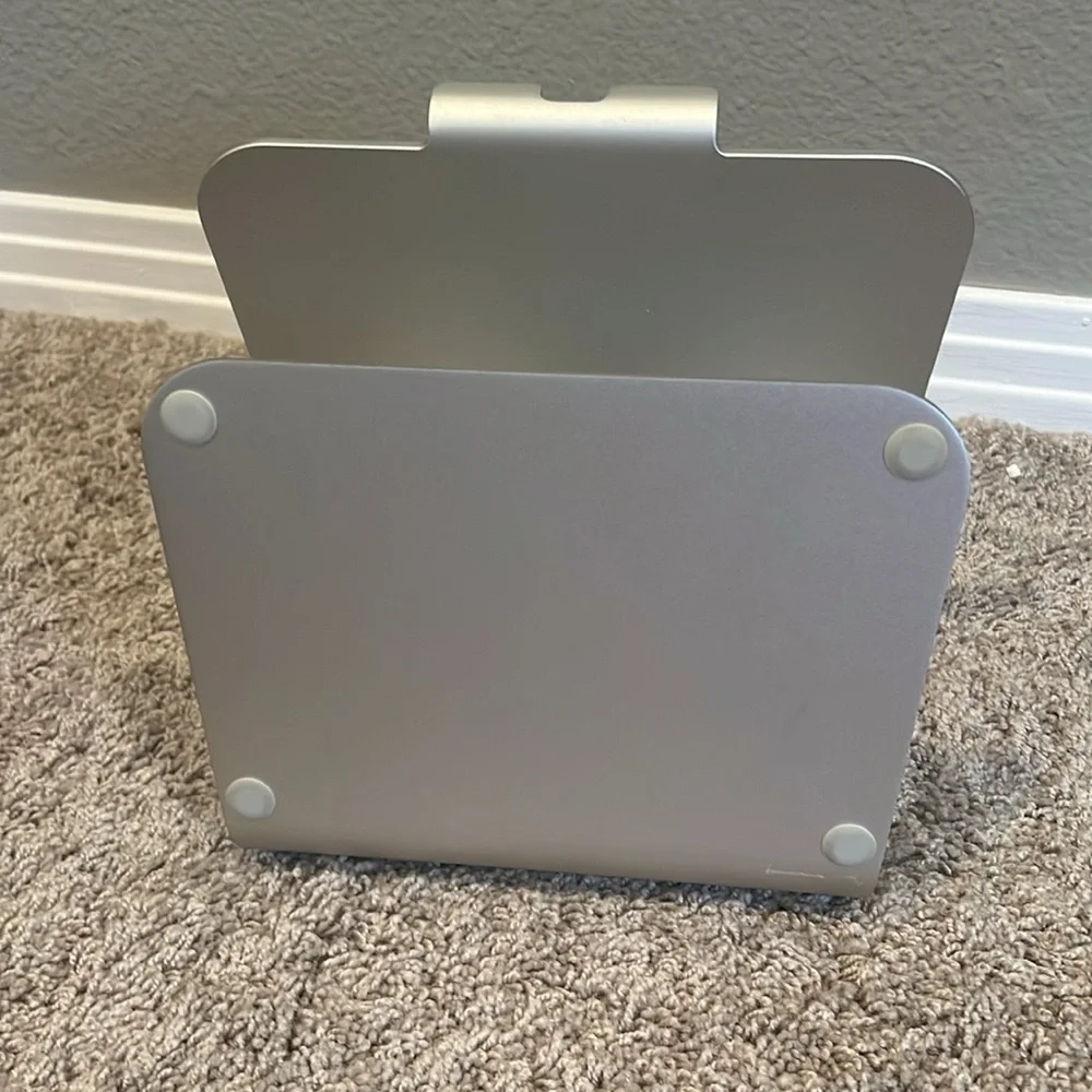 Laptop stand